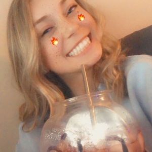 MEET YOUR POSHER, MIKALA